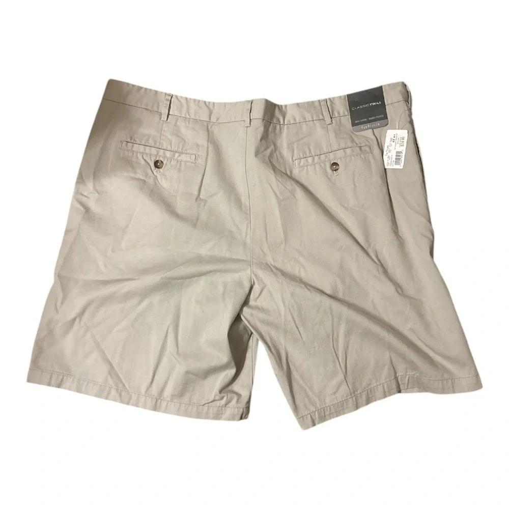 Van Heusen Double Pleated Men's Khaki Shorts Size 44 NWT Golf Travel Beach